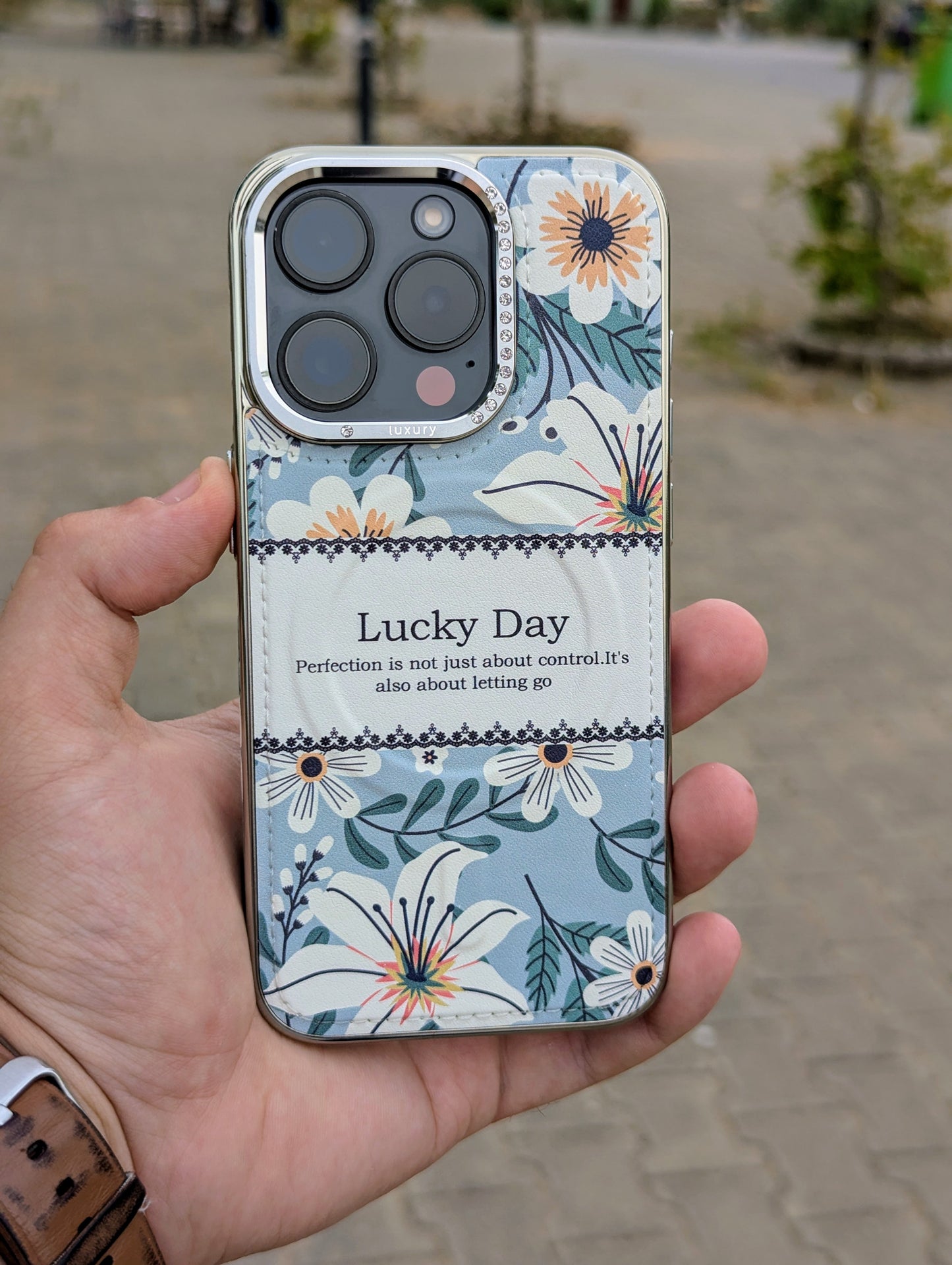 Coque motif fleure pour femme